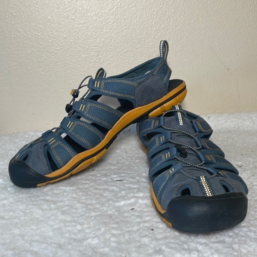 Keen Sandals Size 11.5
